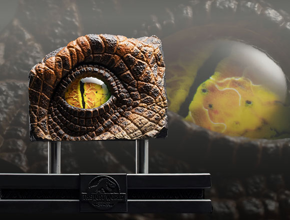 The Lost World: JP – Male Velociraptor Eye Prop Replica